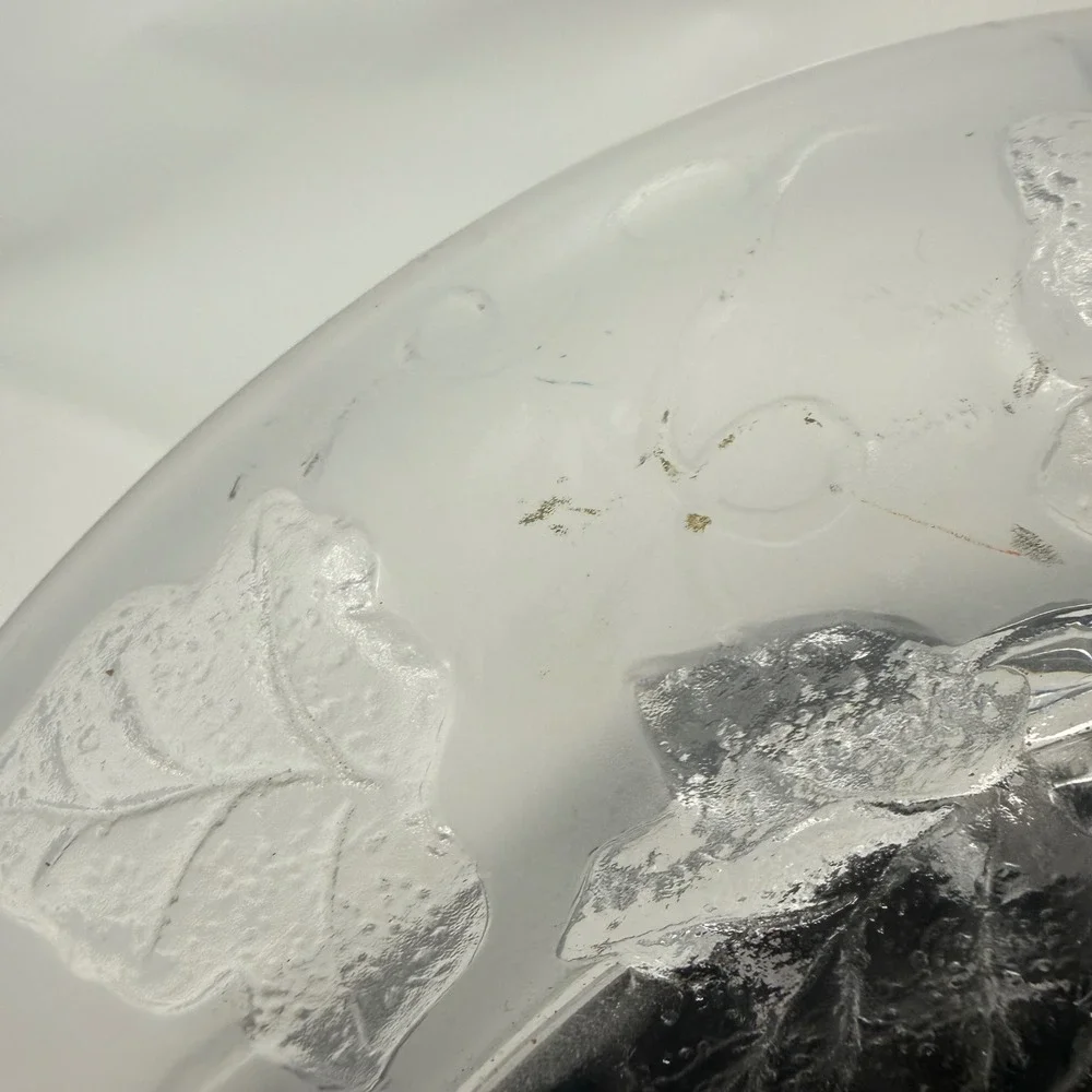 Fifth Avenue Crystal Frosted Ivy Leaf Oval Glass Picture Frame Handcrafted Japan